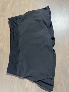 Lululemon skort with side pleats